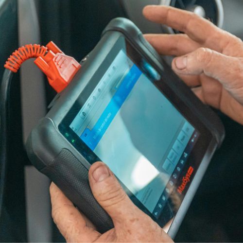 Diagnostikos elegxos autokinitou me ilektroniko exoplismo